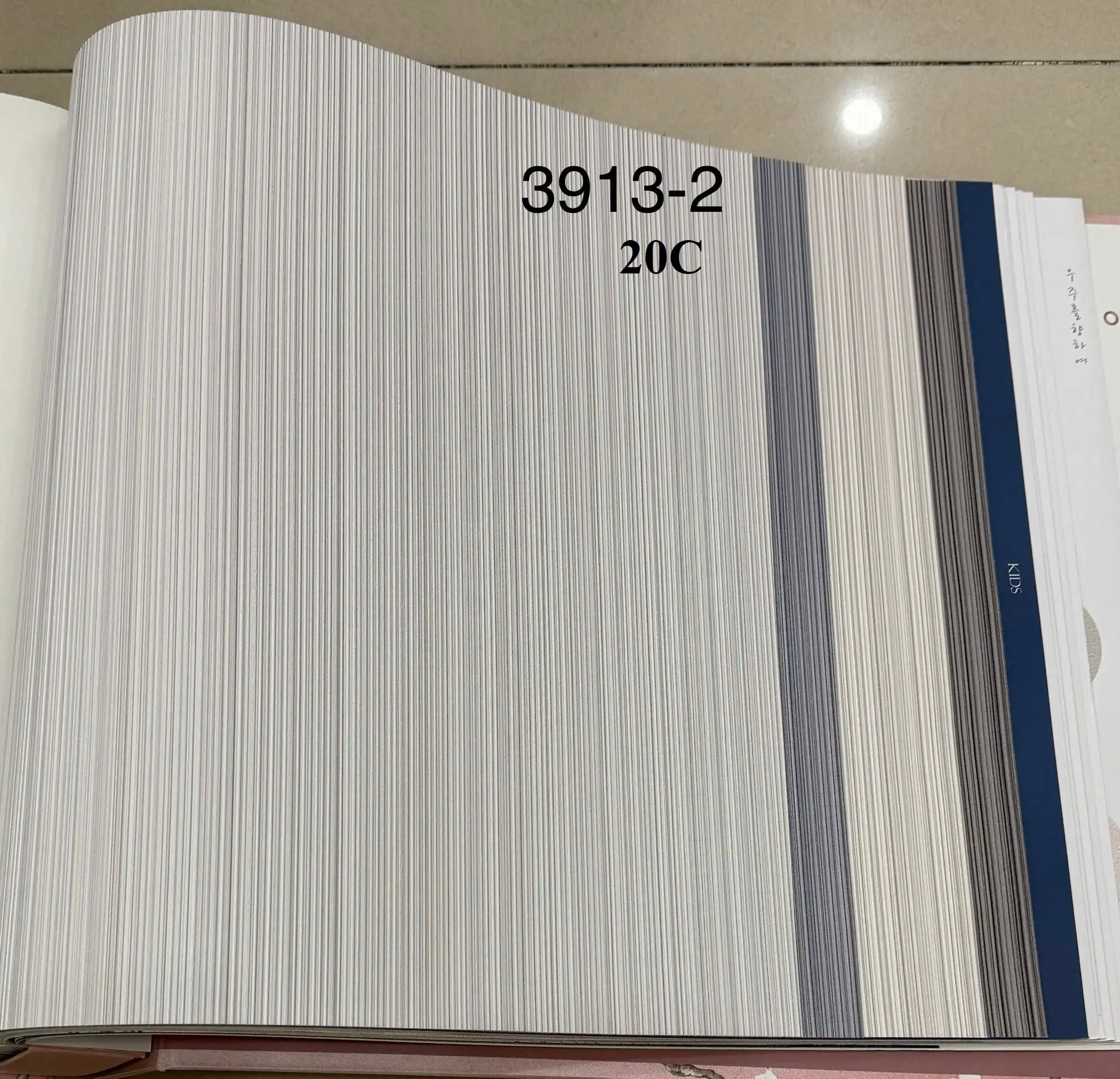 Giấy dán tường giá rẽ: Cơ hội tuyệt vời cho không gian sống 40 Giấy dán tường giá rẽ: Cơ hội tuyệt vời cho không gian sống